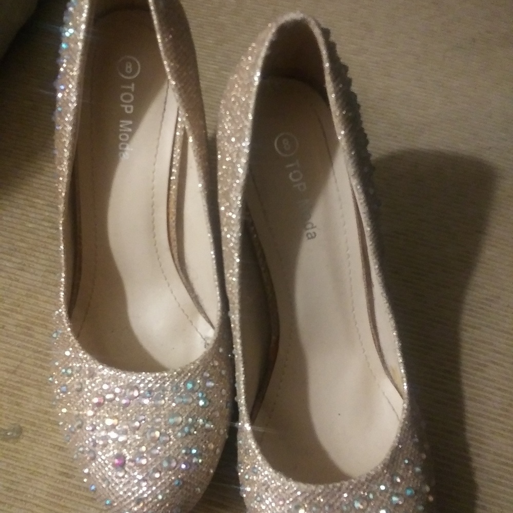 Ladies Heels - Picture 2 of 5